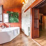 Berghuette Mit Terrasse- Kamin Und Jacuzzi By Interhome Casa vacanze