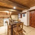 Berghuette Mit Terrasse- Kamin Und Jacuzzi By Interhome Casa vacanze Páramo