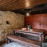 Berghuette Mit Terrasse- Kamin Und Jacuzzi By Interhome * Páramo