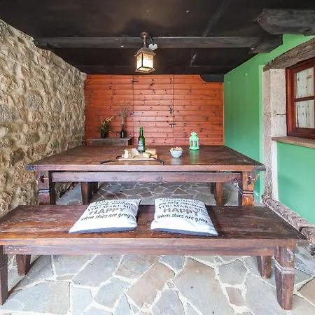 Berghuette Mit Terrasse- Kamin Und Jacuzzi By Interhome Feriehus Páramo
