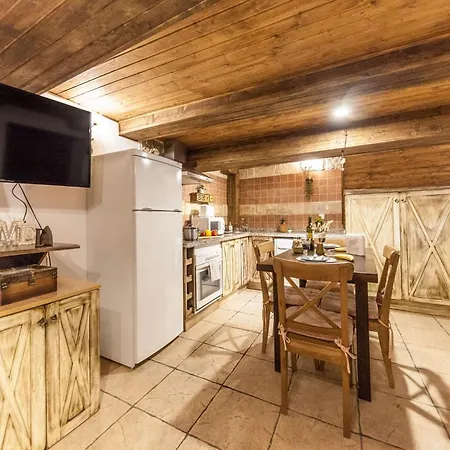 Feriehus Berghuette Mit Terrasse- Kamin Und Jacuzzi By Interhome *