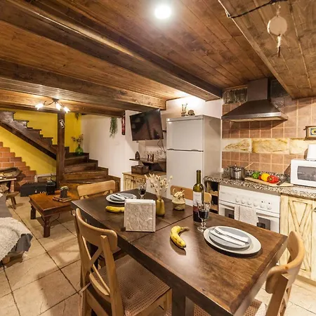 Berghuette Mit Terrasse- Kamin Und Jacuzzi By Interhome Páramo