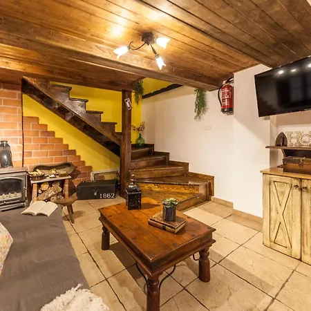 Feriehus Berghuette Mit Terrasse- Kamin Und Jacuzzi By Interhome