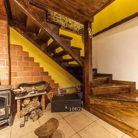 Berghuette Mit Terrasse- Kamin Und Jacuzzi By Interhome * Páramo