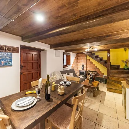 Berghuette Mit Terrasse- Kamin Und Jacuzzi By Interhome Páramo