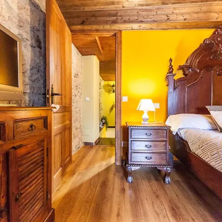 Berghuette Mit Terrasse- Kamin Und Jacuzzi By Interhome Casa vacanze *