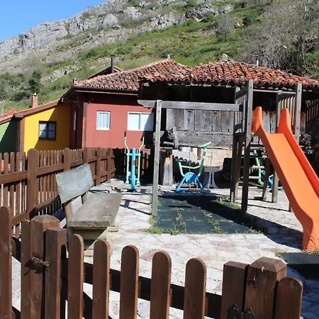 Casa vacanze Berghuette Mit Terrasse- Kamin Und Jacuzzi By Interhome Páramo