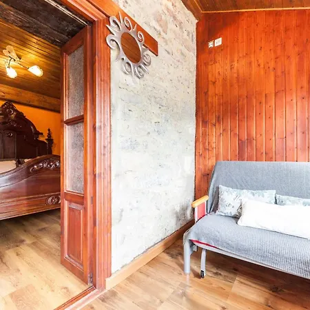 Casa vacanze Berghuette Mit Terrasse- Kamin Und Jacuzzi By Interhome *