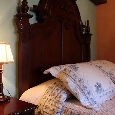 Berghuette Mit Terrasse- Kamin Und Jacuzzi By Interhome