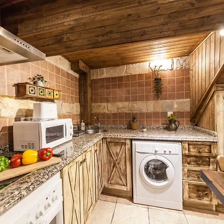 Berghuette Mit Terrasse- Kamin Und Jacuzzi By Interhome Feriehus Páramo