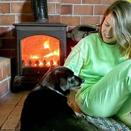 Casa vacanze Berghuette Mit Terrasse- Kamin Und Jacuzzi By Interhome *