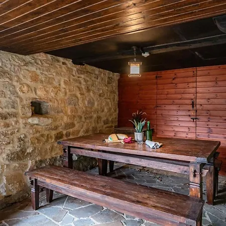 Berghuette Mit Terrasse- Kamin Und Jacuzzi By Interhome * Páramo