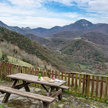 Berghuette Mit Terrasse- Kamin Und Jacuzzi By Interhome Feriehus Páramo