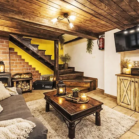 Berghuette Mit Terrasse- Kamin Und Jacuzzi By Interhome