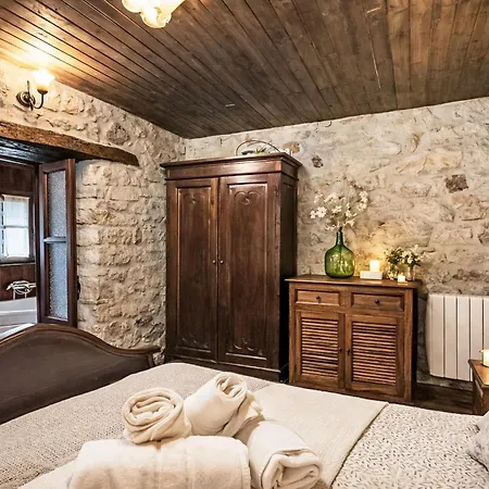 Feriehus Berghuette Mit Terrasse- Kamin Und Jacuzzi By Interhome *