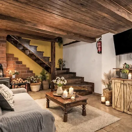 Feriehus Berghuette Mit Terrasse- Kamin Und Jacuzzi By Interhome