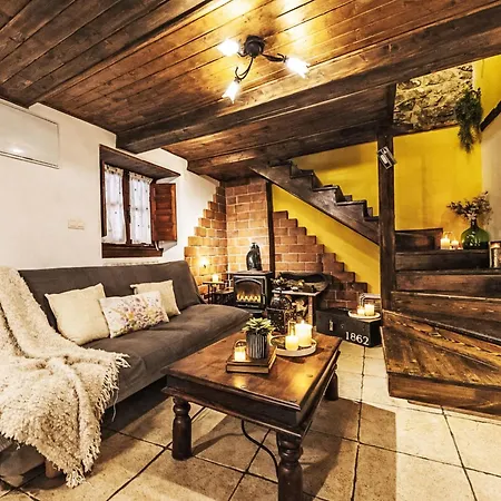 Berghuette Mit Terrasse- Kamin Und Jacuzzi By Interhome * Páramo