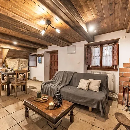Berghuette Mit Terrasse- Kamin Und Jacuzzi By Interhome Feriehus